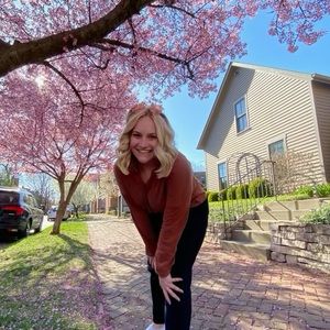 Meet your Posher, Elizabeth